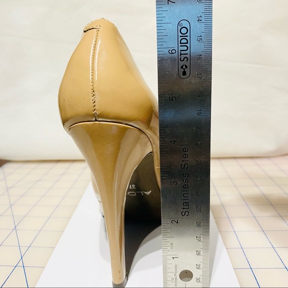 Aldo Nude/ Tan Platform Pumps Heels / Size US 6/ EUR 37 - Picture 6 of 6